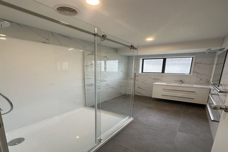 Photo of property in 59a View Road, Henderson, Auckland, 0612