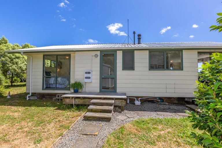 Photo of property in 335 Hautere Cross Road, Hautere, Otaki, 5582