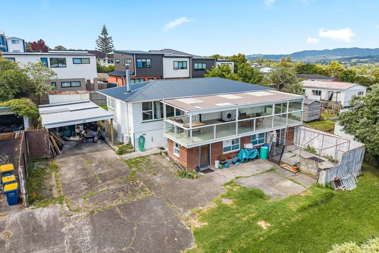 Photo of property in 27 Choice Avenue, Henderson, Auckland, 0612