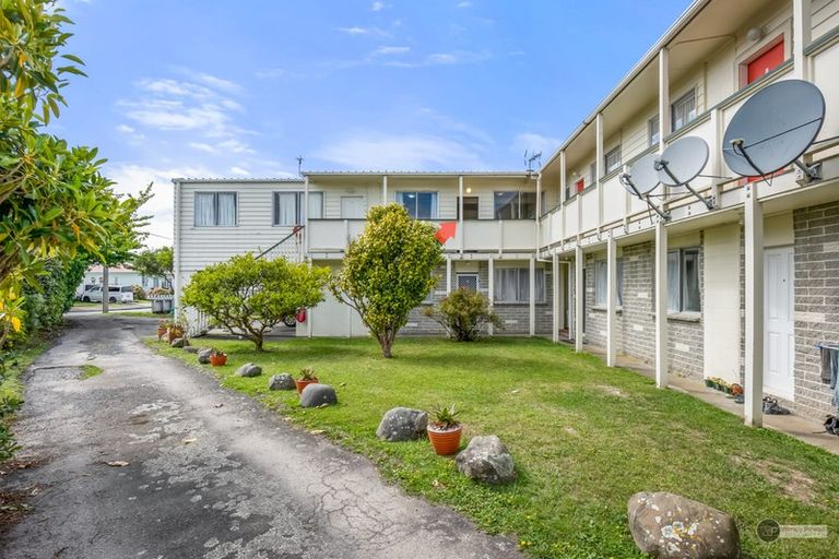Photo of property in 8/19 Pirie Crescent, Moera, Lower Hutt, 5010