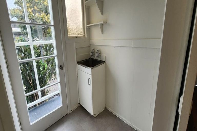 Photo of property in 292 Birkdale Road, Birkdale, Auckland, 0626