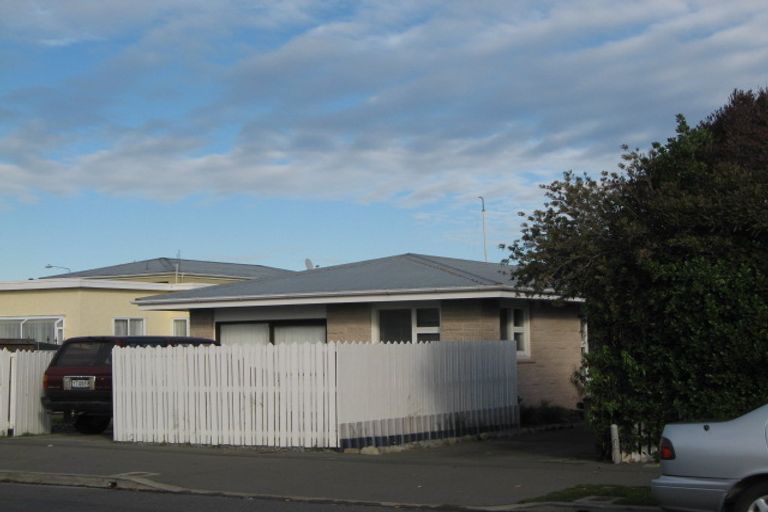 Photo of property in 2/76 Estuary Road, New Brighton, Christchurch, 8061
