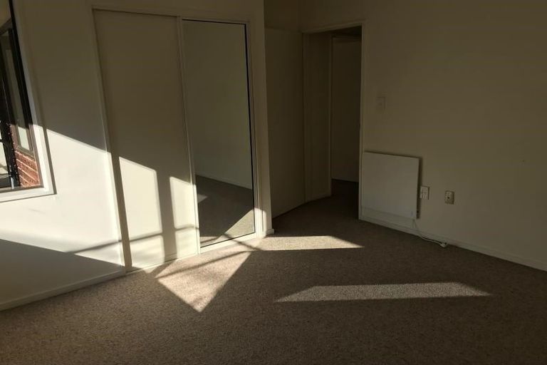 Photo of property in 3/35 Division Street, Riccarton, Christchurch, 8041