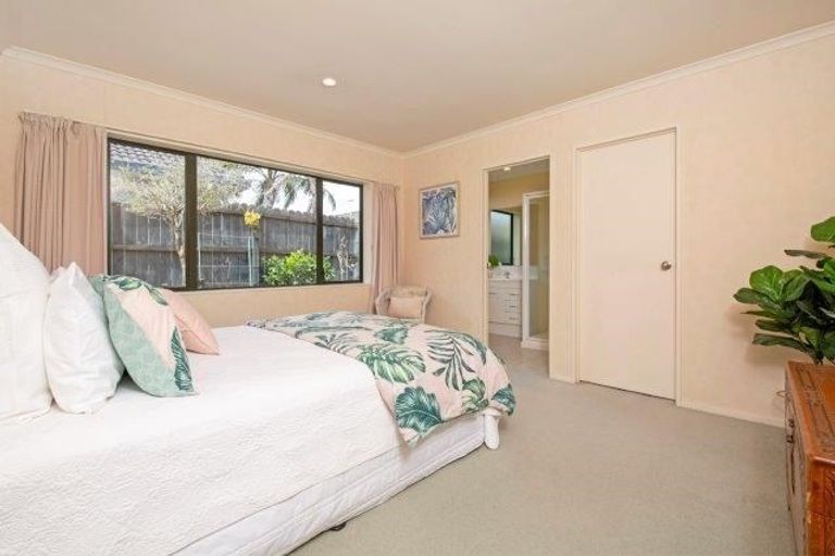 Photo of property in 9 Ardkeen Place, East Tamaki, Auckland, 2016