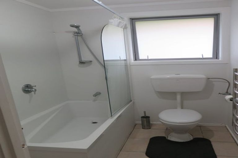 Photo of property in 77 Seabrook Avenue, New Lynn, Auckland, 0600