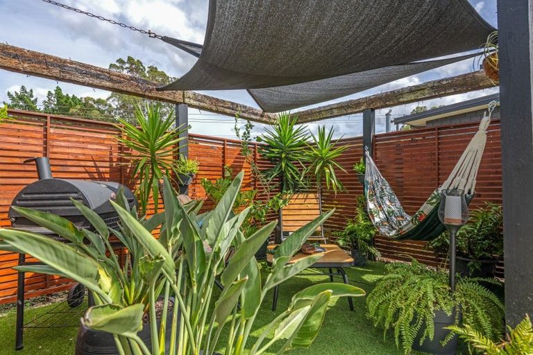 Photo of property in 6 Stratford Court, Fitzherbert, Palmerston North, 4410