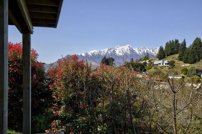 Photo of property in 12 Dart Place, Fernhill, Queenstown, 9300