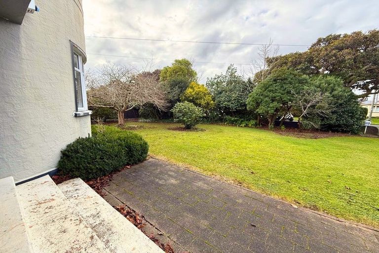 Photo of property in 11 Taranaki Street, Saint Johns Hill, Whanganui, 4501