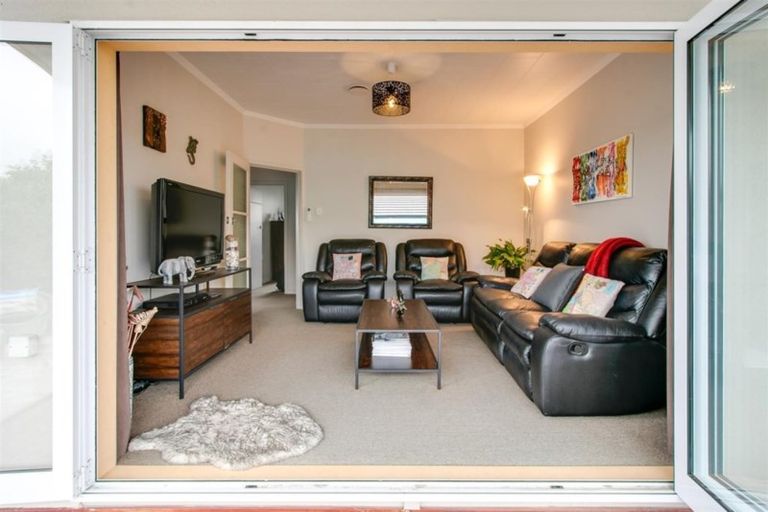 Photo of property in 38 Arbuckle Road, Frimley, Hastings, 4120