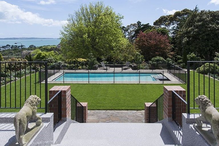 Photo of property in 122 Macleans Road, Bucklands Beach, Auckland, 2014