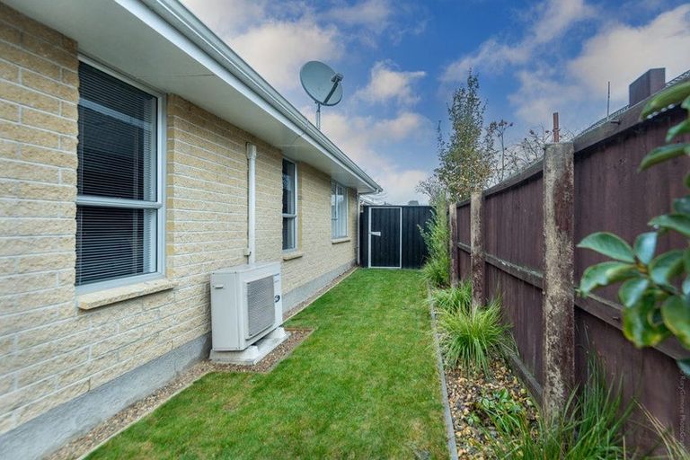 Photo of property in 16b Broadfell Avenue, Avonhead, Christchurch, 8042