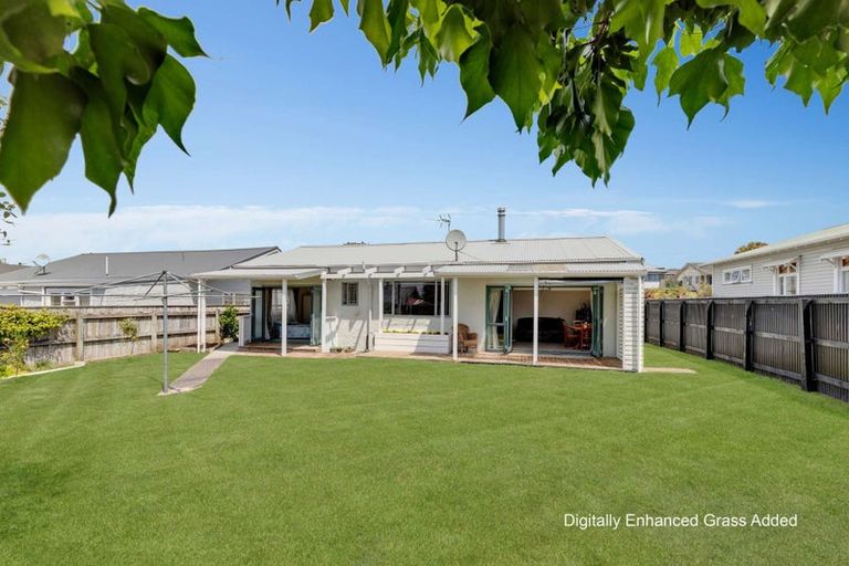 Photo of property in 22 Kawatiri Avenue, Gonville, Whanganui, 4501