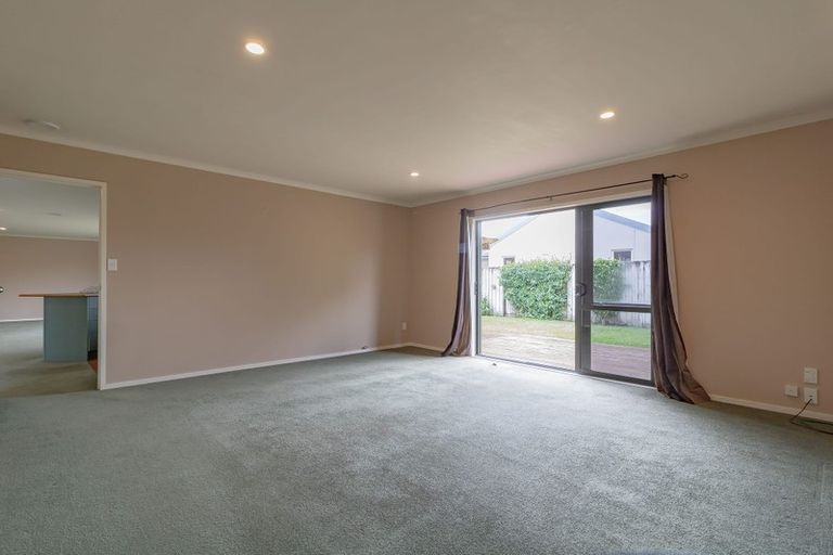 Photo of property in 44 Cranbrook Place, Rototuna North, Hamilton, 3210