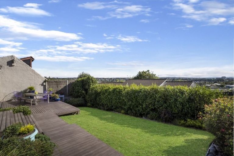 Photo of property in 49b Shanaway Rise, Hillcrest, Auckland, 0627