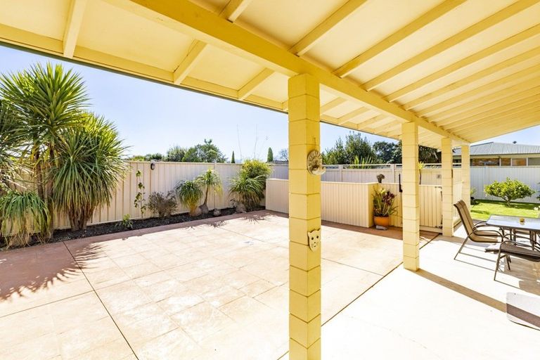 Photo of property in 15 James Cook Street, Havelock North, 4130
