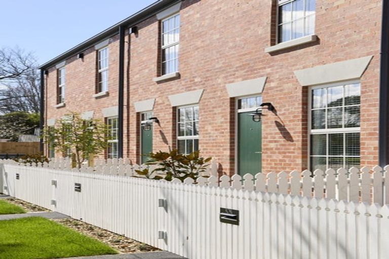 Photo of property in 32 Ensors Road, Opawa, Christchurch, 8023