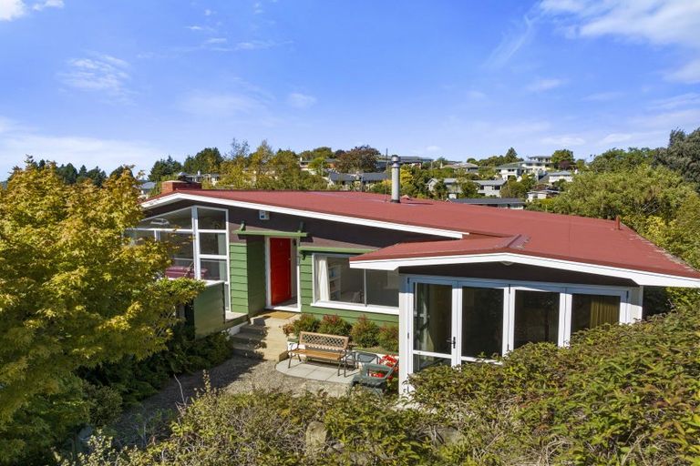 Photo of property in 12 Pioneer Crescent, Helensburgh, Dunedin, 9010