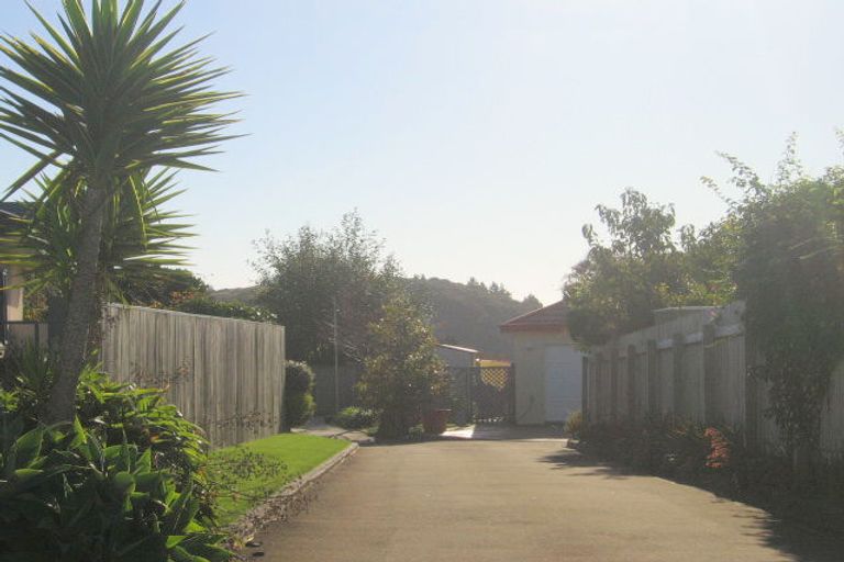 Photo of property in 64 Samwell Drive, Whitby, Porirua, 5024