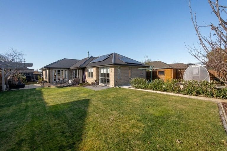 Photo of property in 5 Oak Tree Lane, Rangiora, 7400