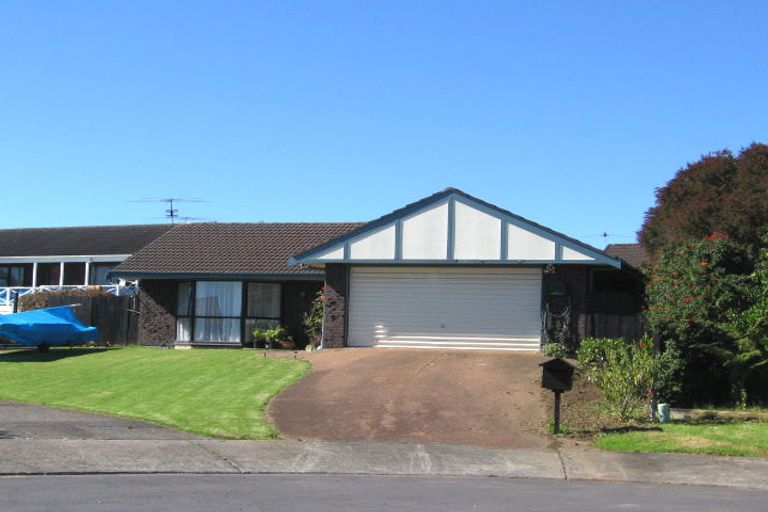 Photo of property in 27 Sheralee Place, Bucklands Beach, Auckland, 2014