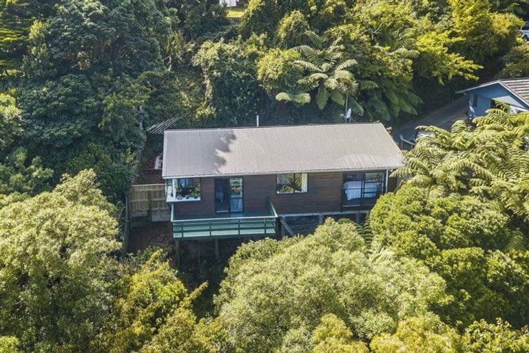 Photo of property in 9a Bourbon Terrace, Karori, Wellington, 6012