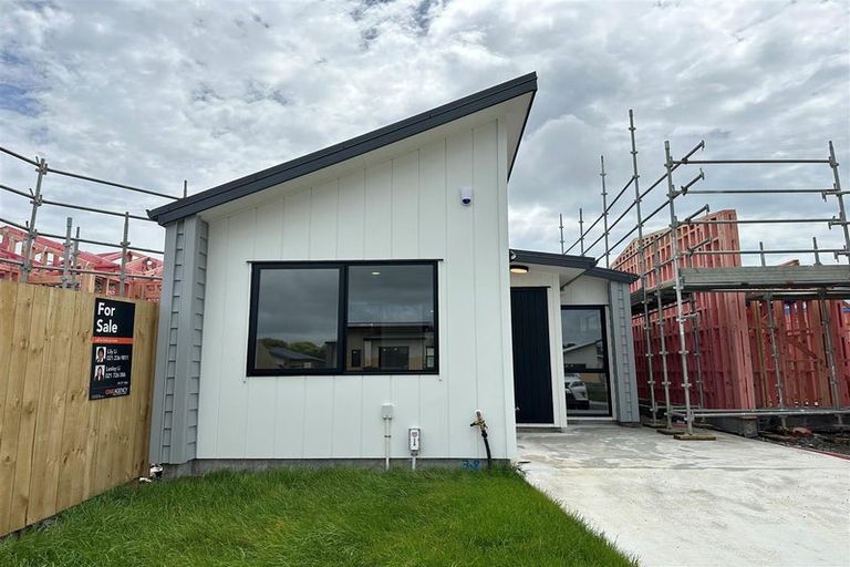 Photo of property in 22 Combat Street, Papakura, 2110