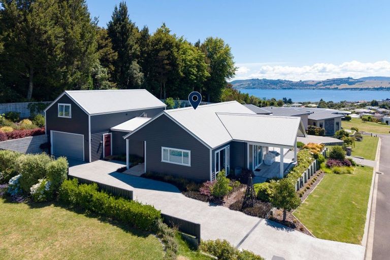 Photo of property in 5 Azalea Lane, Waipahihi, Taupo, 3330