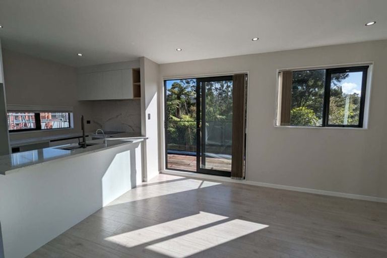 Photo of property in 8 Henry Blyth Lane, Greenhithe, Auckland, 0632