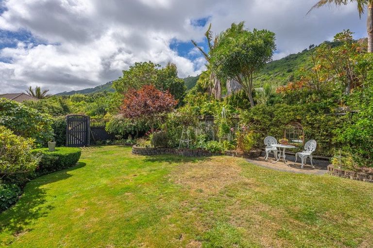 Photo of property in 2 Amokura Street, Waikanae, 5036