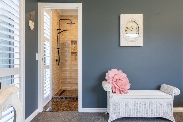 Photo of property in 14 Bridford Way, Paraparaumu, 5032