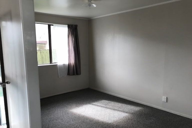 Photo of property in 2/10 Ebenezer Way, Clendon Park, Auckland, 2103