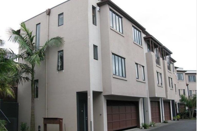 Photo of property in 2/218 Green Lane West, Epsom, Auckland, 1051