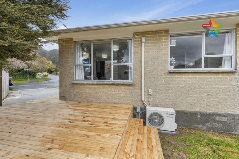 Photo of property in 15b Pencarrow Crescent, Wainuiomata, Lower Hutt, 5014