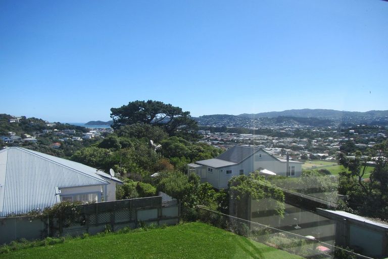 Photo of property in 43a Nevay Road, Miramar, Wellington, 6022