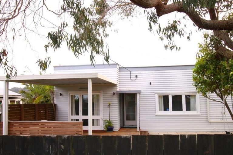 Photo of property in 1/154 Glengarry Road, Glen Eden, Auckland, 0602