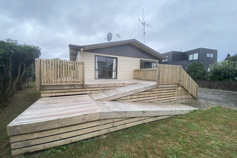 Photo of property in 29 Gilbass Avenue, Hamilton Lake, Hamilton, 3204