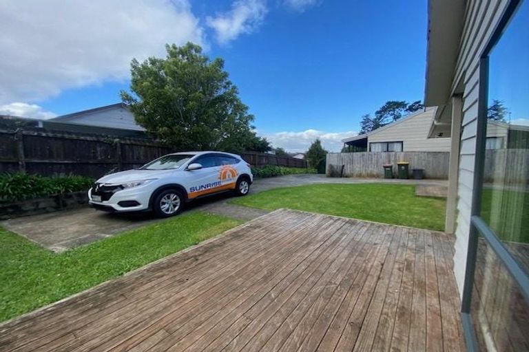 Photo of property in 11a Coubray Place, Botany Downs, Auckland, 2010