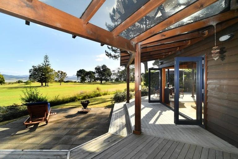 Photo of property in 821 Matarangi Drive, Matarangi, Whitianga, 3592