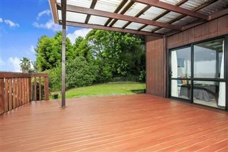 Photo of property in 10 Camilla Grove, Totara Vale, Auckland, 0629