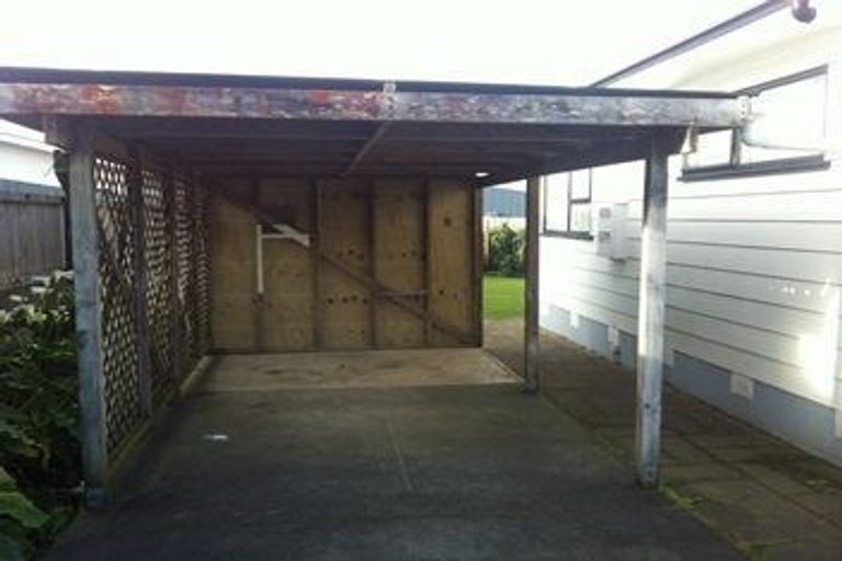 Photo of property in 21 Silverstone Place, Henderson, Auckland, 0612