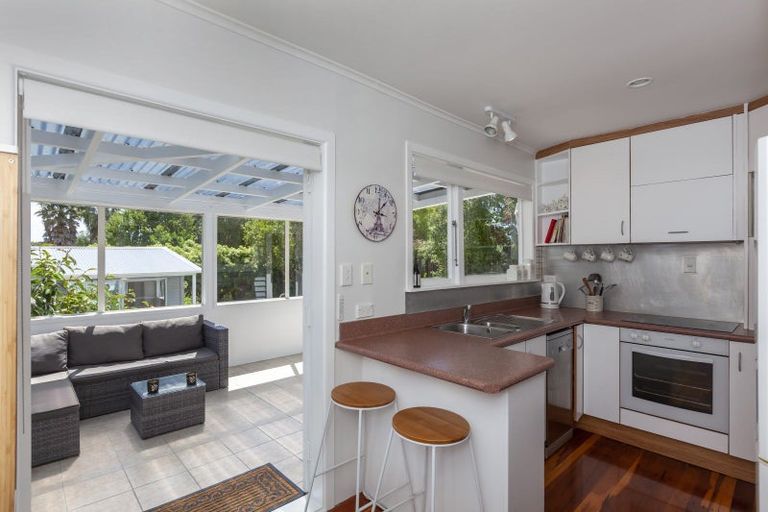 Photo of property in 190 Main Road South, Raumati South, Paraparaumu, 5032