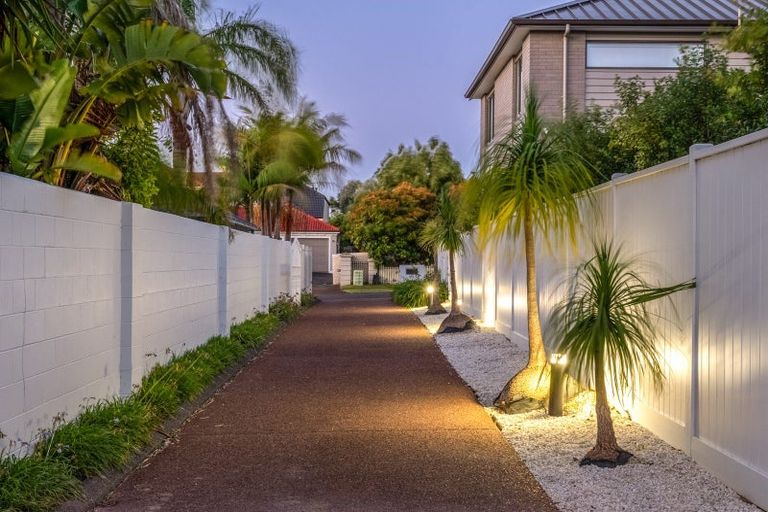 Photo of property in 53 Manor Park, Sunnyhills, Auckland, 2010