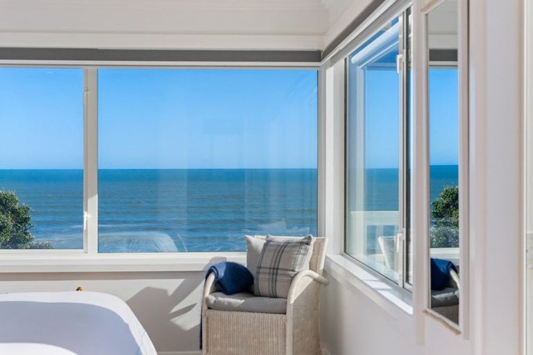 Photo of property in 86 Ames Street, Paekakariki, 5034