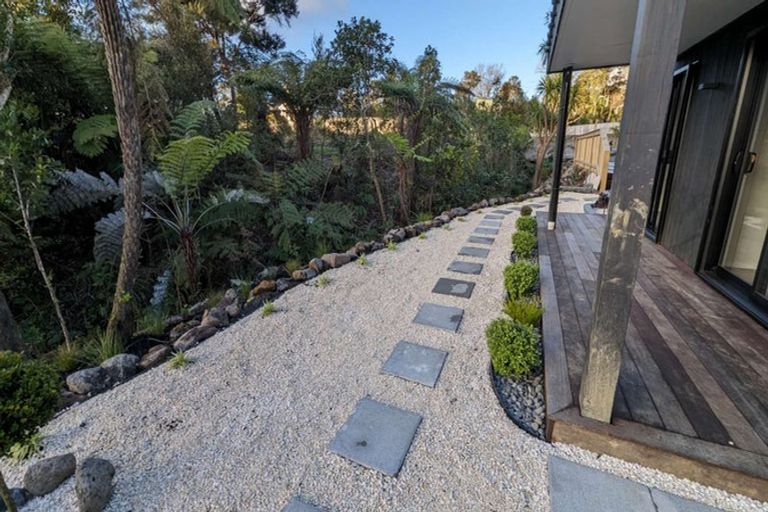 Photo of property in 8 Henry Blyth Lane, Greenhithe, Auckland, 0632