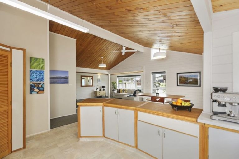 Photo of property in 11 Ropiha Street, Fitzroy, New Plymouth, 4312