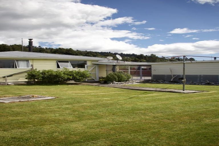 Photo of property in 74 Main Road, Harihari, 7884