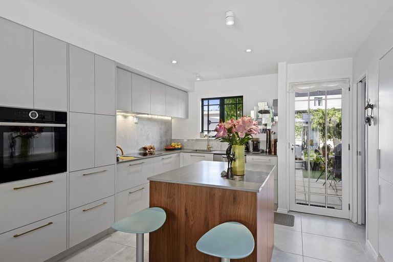 Photo of property in 7/9 Burgess Street, Sumner, Christchurch, 8081