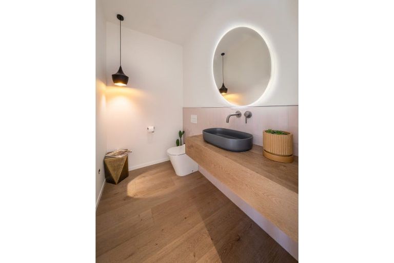 Photo of property in 17 Kapuka Lane, Wanaka, 9305