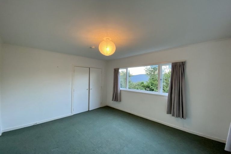 Photo of property in 2/123 Makara Road, Karori, Wellington, 6012