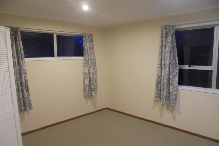 Photo of property in 12 Erica Road, Sunnynook, Auckland, 0620